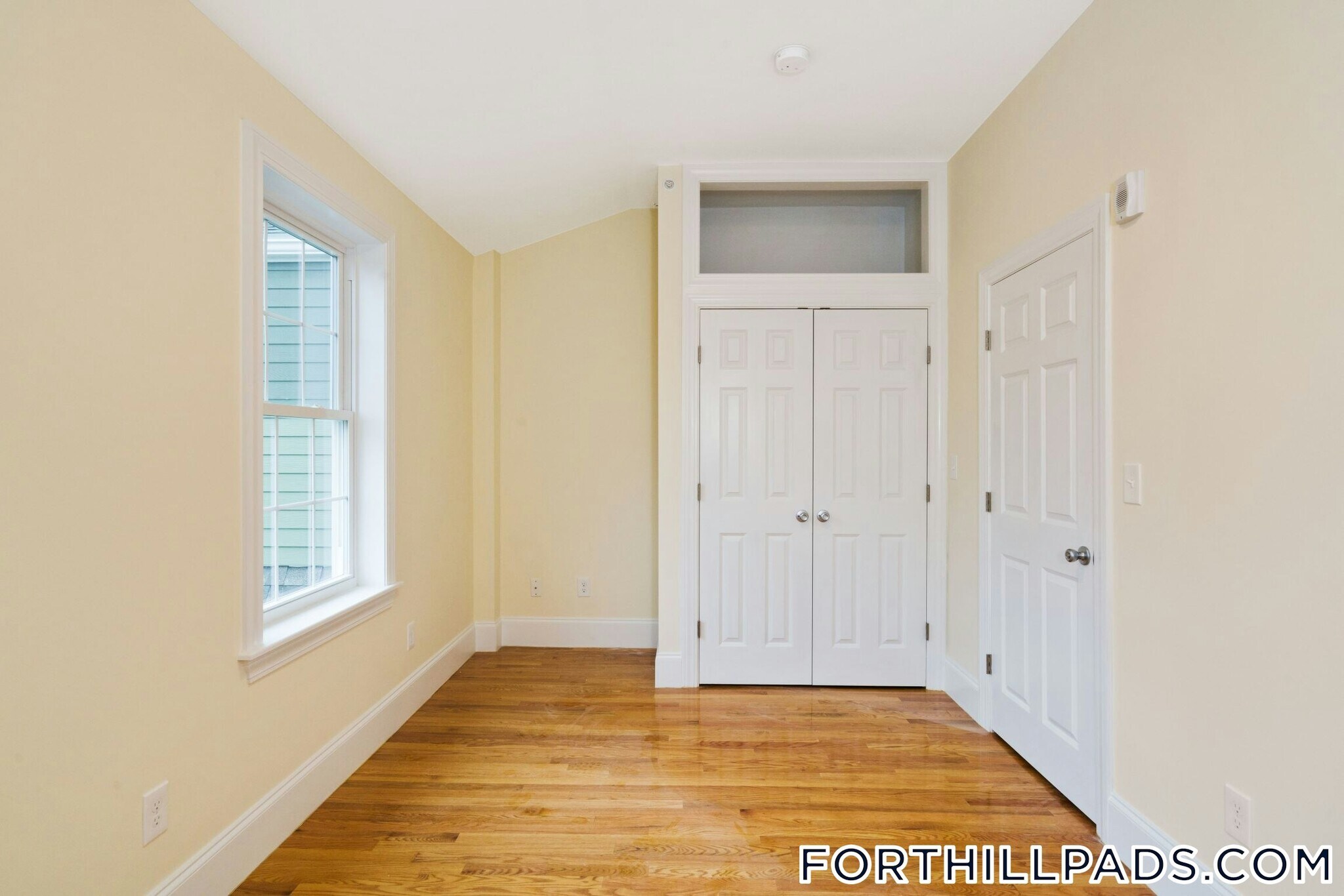 Building Photo - 128 Roxbury St