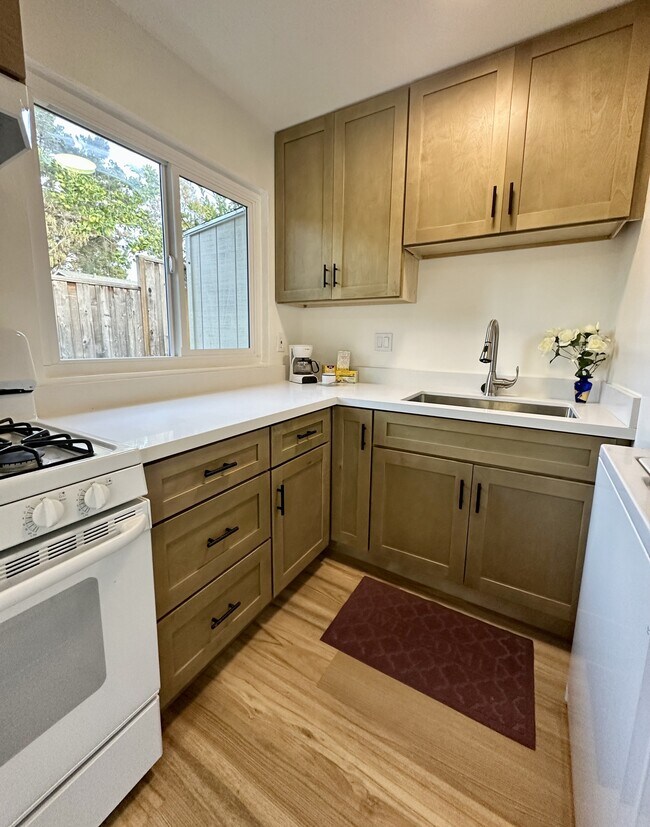 Building Photo - 7339 Starward Dr