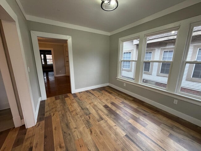 Building Photo - 123 Division Ave