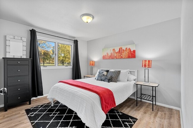 Building Photo - 3 BR 1.5 BA ranch house w/ large garage