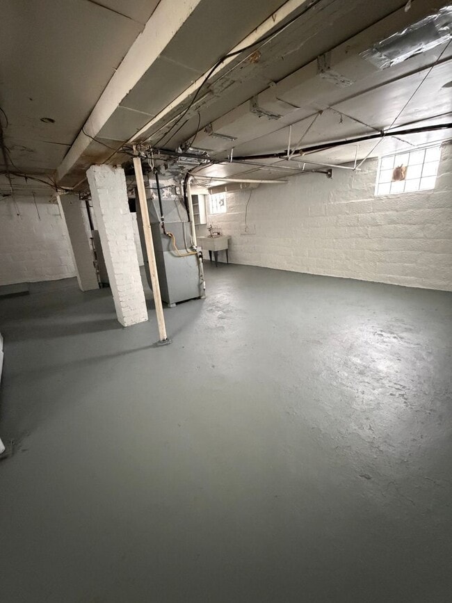 Building Photo - Three Bedroom House w Two Car Detached Garage