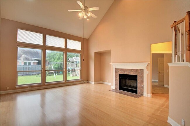 Building Photo - 8217 Endeavor Cir