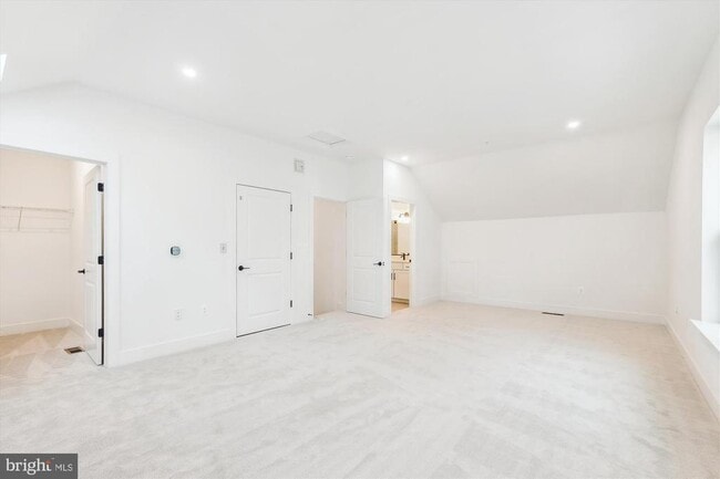 Building Photo - 10113 Dalmatian St