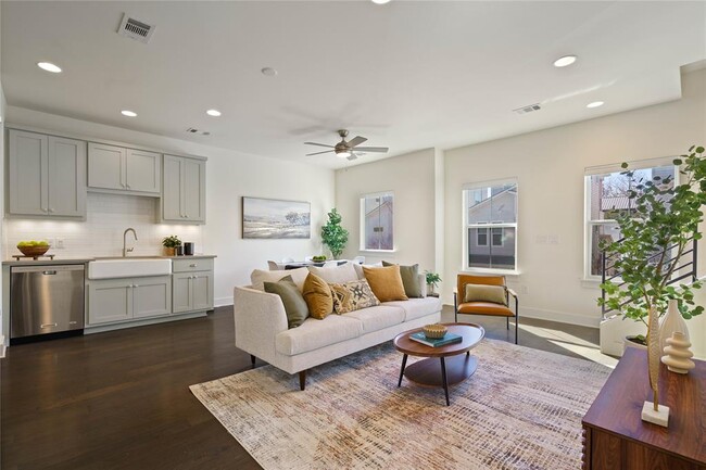 Primary Photo - 2708 Halcyon Dr
