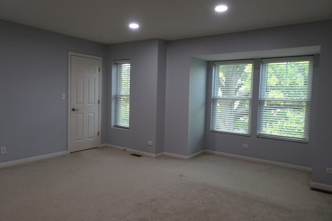 Building Photo - 2203 S Crambourne Way
