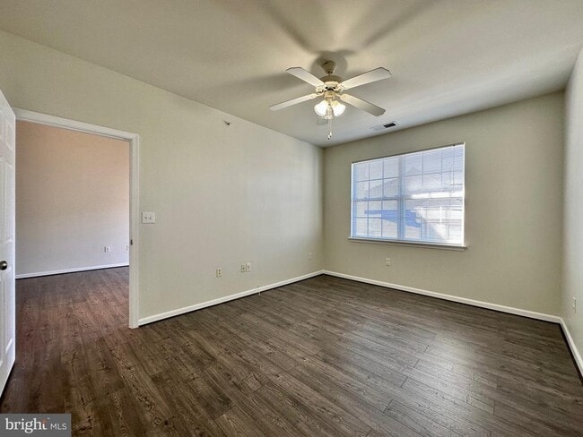 Building Photo - 12925 Centre Park Cir