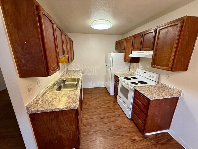 Building Photo - 211 McCarrey St
