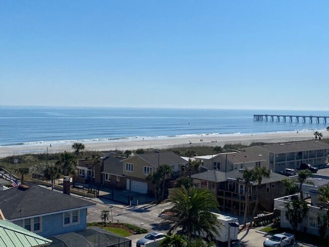 Building Photo - Fabulous Ocean Views!