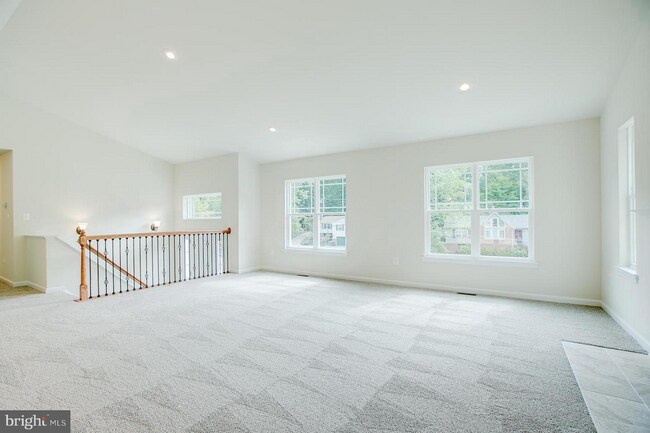 Building Photo - Sought After Aquia Harbour
