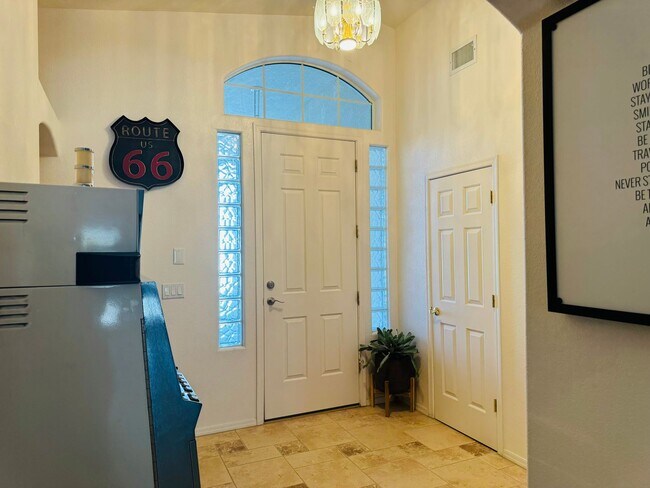 Building Photo - SHORT TERM RENTAL 3BD/2BA IN PRIVATE GATED...