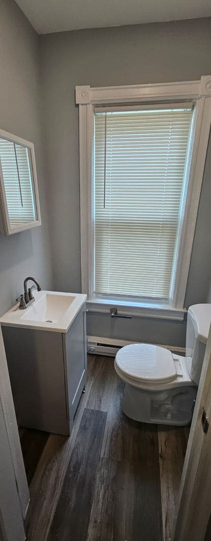 Building Photo - 4 BD 1.5 BA
