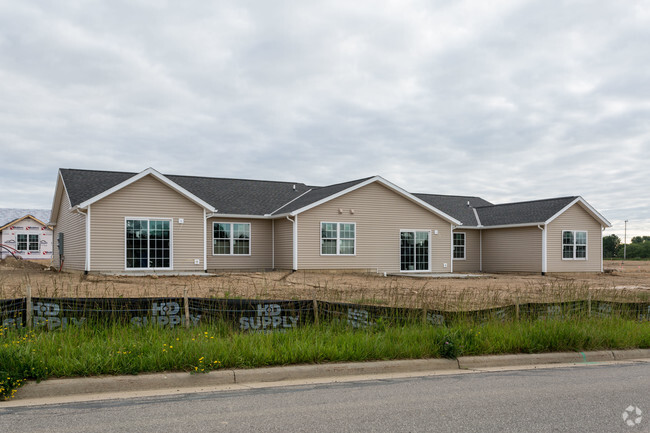 Building Photo - Maple Ridge Villas