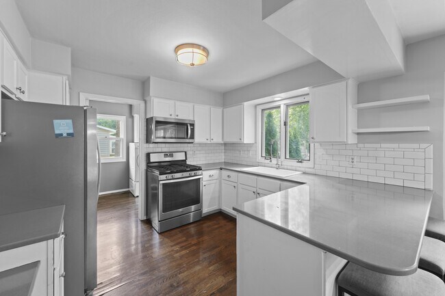 Building Photo - 1008 Forest Hills Dr