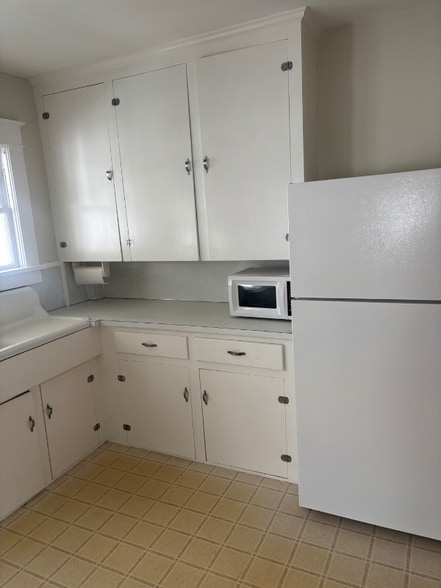 Building Photo - 134 Silver St