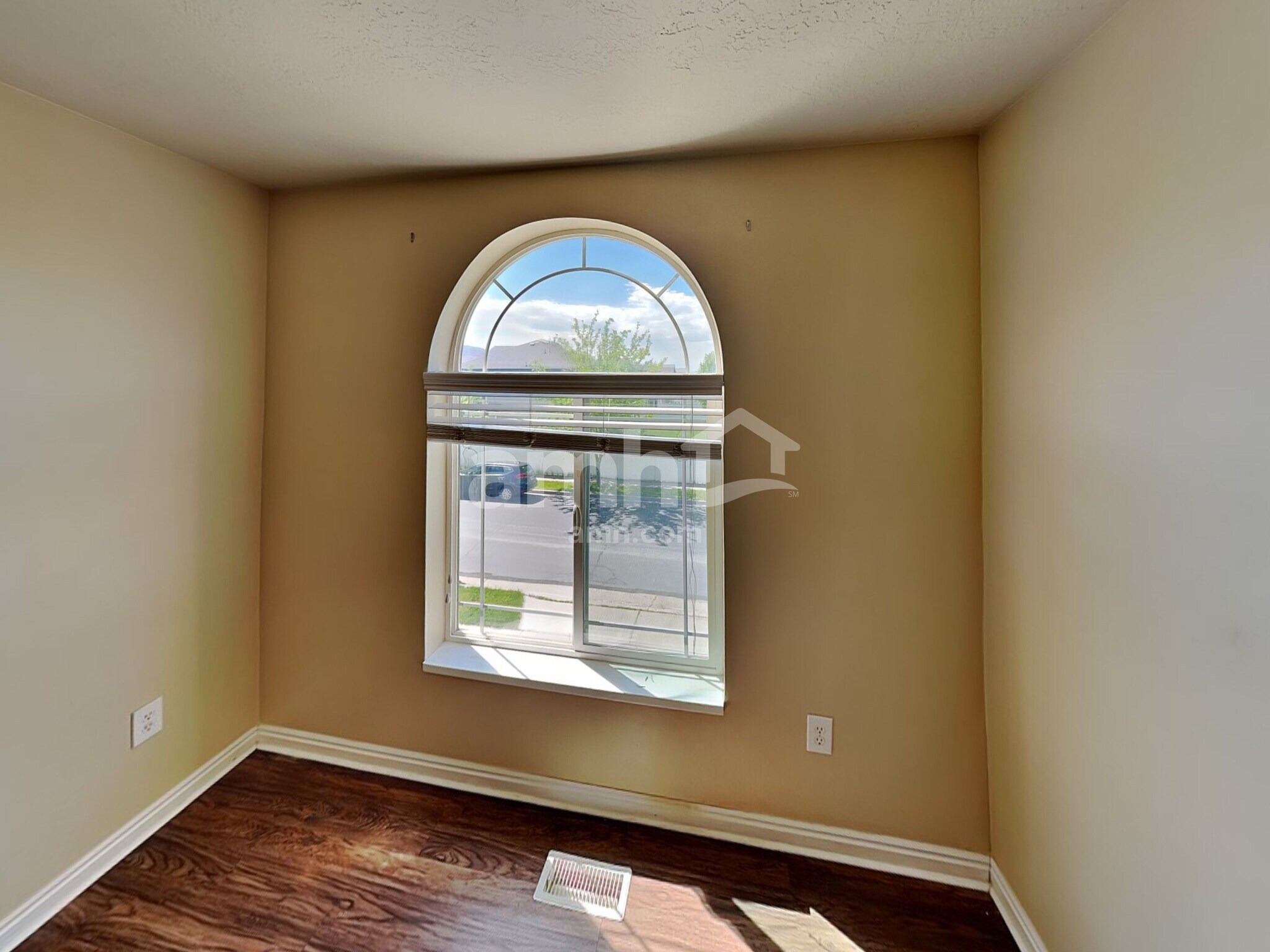 Building Photo - 1012 York Dr