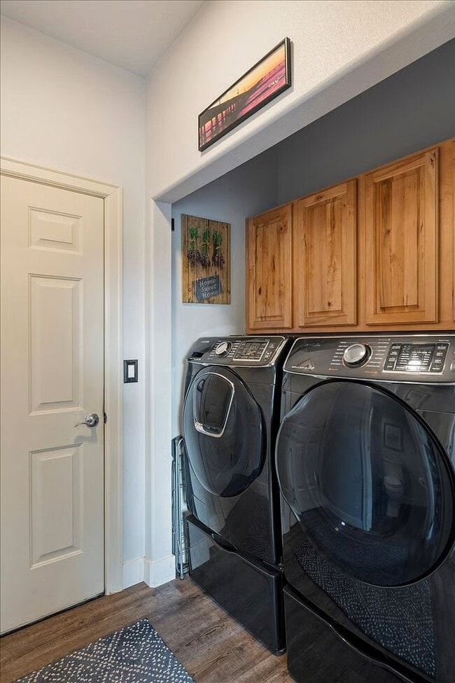 Building Photo - 1622 NW Rimrock Dr