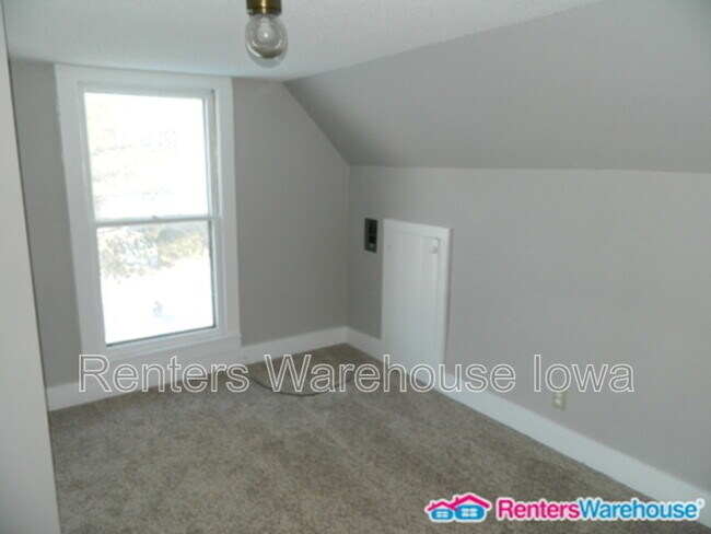 Building Photo - 1008 S Jefferson Way