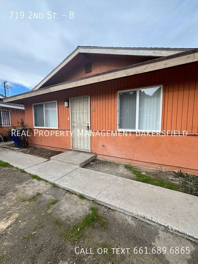 Building Photo - 719 2nd St