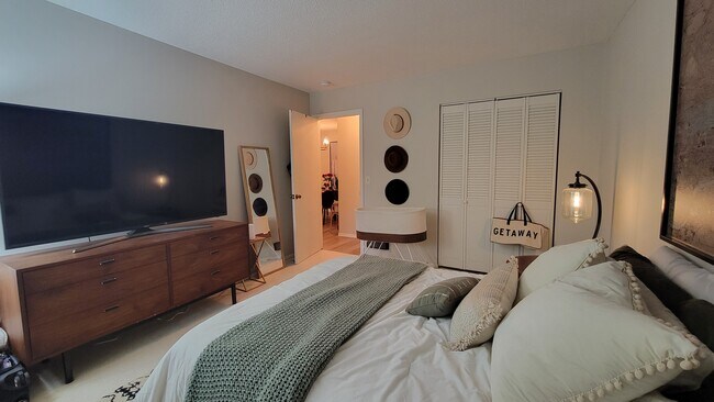 Building Photo - 1859 Yuma Ln N