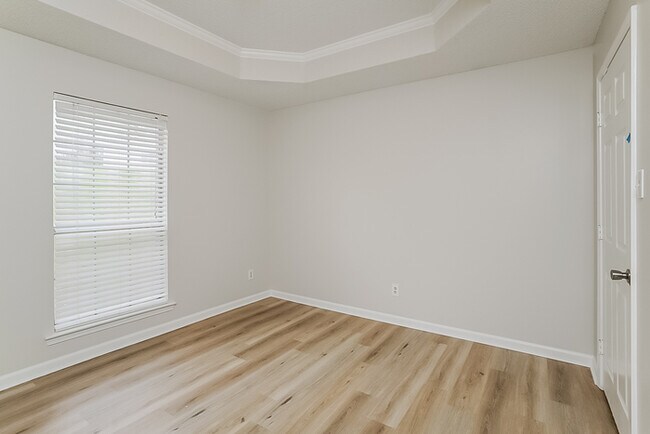 Building Photo - Beautiful 3 Bedroom in Great Location in L...