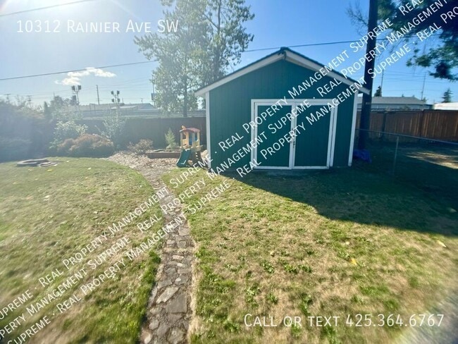 Building Photo - Perfect Family Home in Lakewood