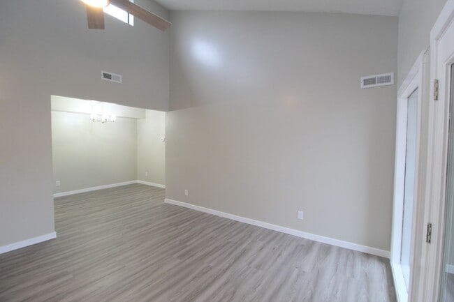 Building Photo - 1026 Blue Ridge Dr