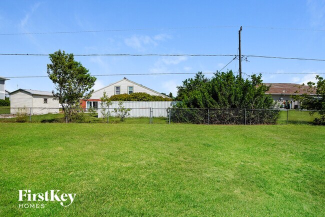 Building Photo - 7409 Pebble Beach Rd