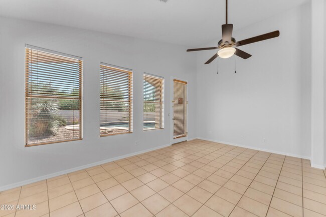 Building Photo - 13867 E Paradise Ln