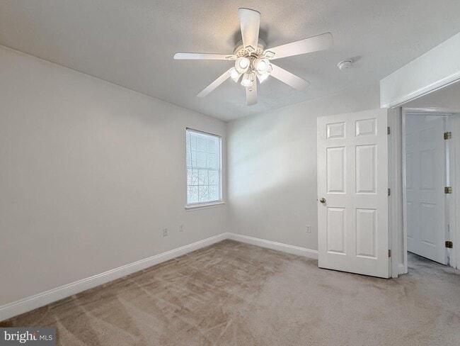 Building Photo - 46231 Sylvan Ct