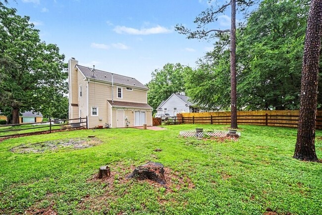 Building Photo - 7601 Swedish Ivy Ln
