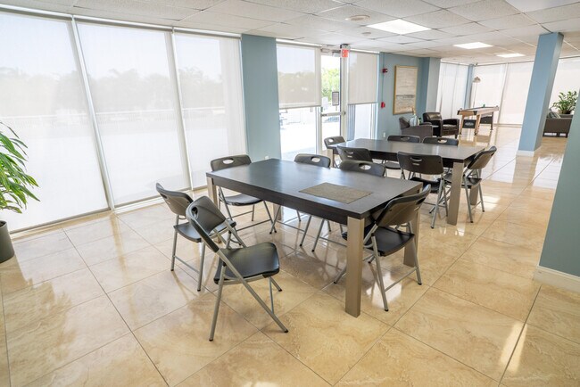 Building Photo - 2701 N Ocean Blvd