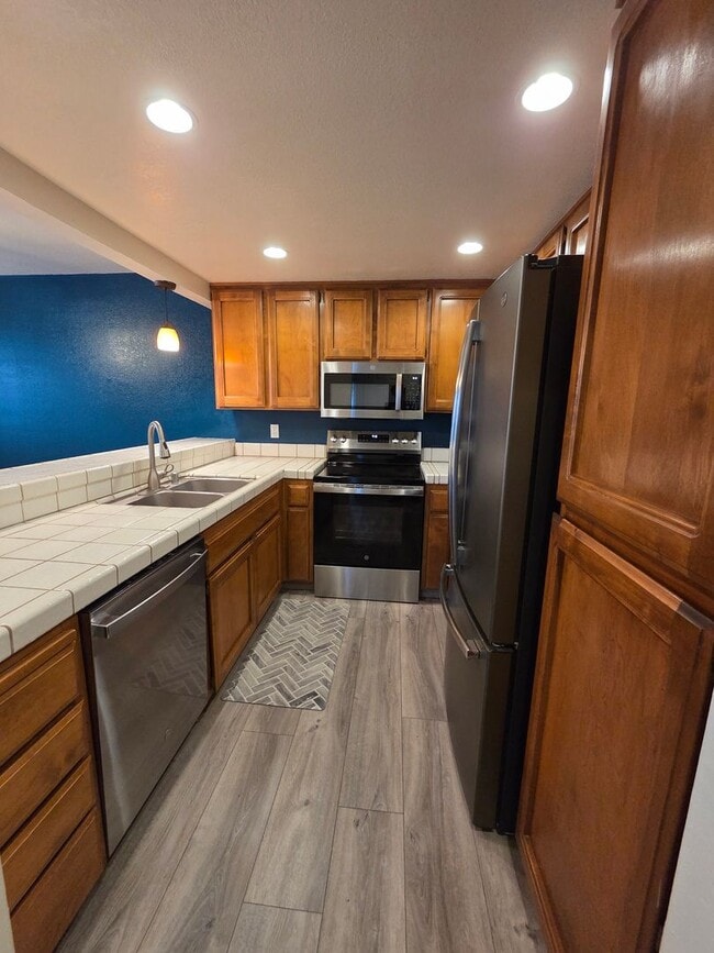 Building Photo - Hurley Place Condo