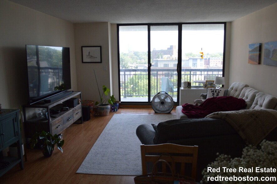 Primary Photo - 60 Longwood Ave