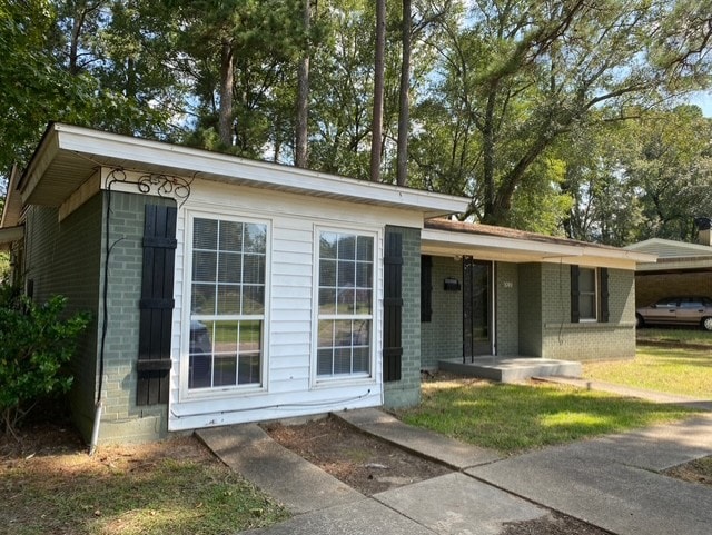 Building Photo - 3702 Sabine Ave