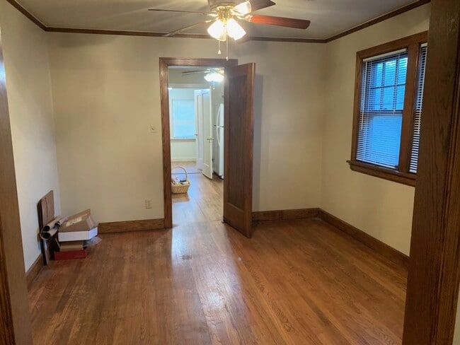 Building Photo - 203 N. Terrace