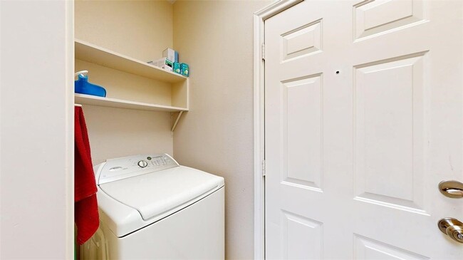 Building Photo - 609 Townplace Dr