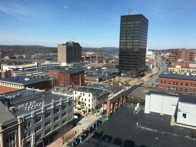 Building Photo - 875 Elm St