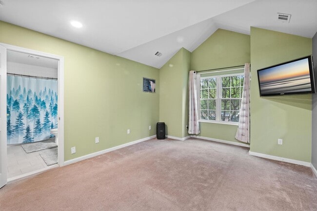Building Photo - 124 Creekside Cir
