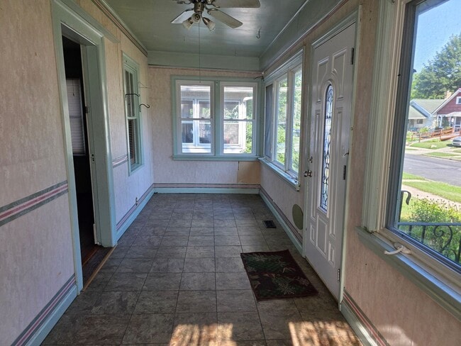 Building Photo - 3-Bedroom, 1-Bathroom Home with Basement & Garage – $1,375/Month | Accepting Section 8