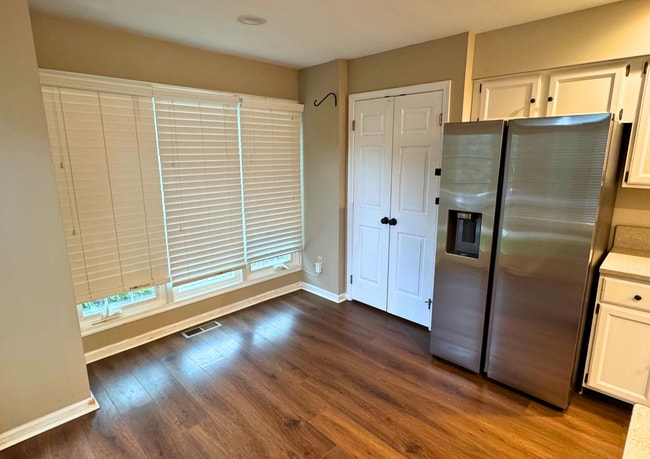 Building Photo - 3 Bed 3 Bath End Unit Townhome in Marsh Harbour Community of Downingtown