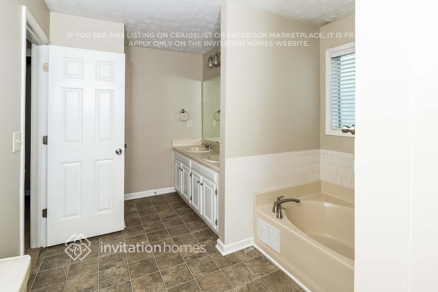 Building Photo - 4950 Gold Mine Dr