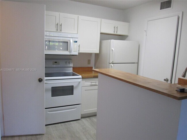 Building Photo - 4361 W McNab Rd