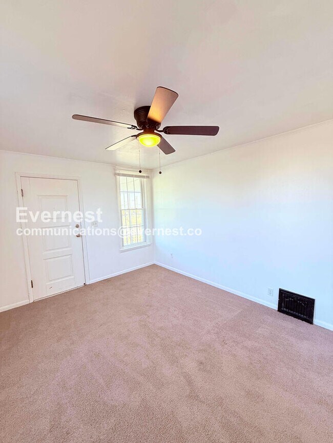 Building Photo - 1547 Airline Ave