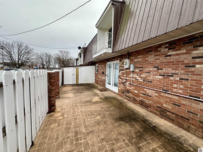 Building Photo - 67 Country Club Ln