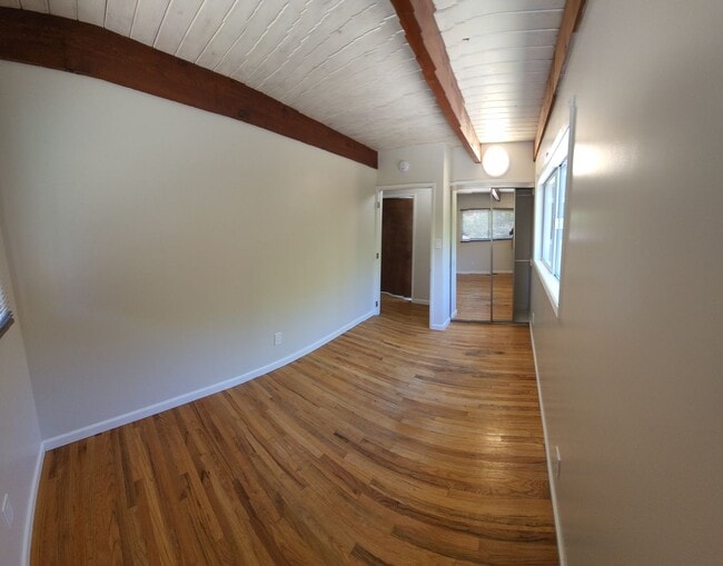 Building Photo - Large 5 Bedroom Home close to Poly Campus!!