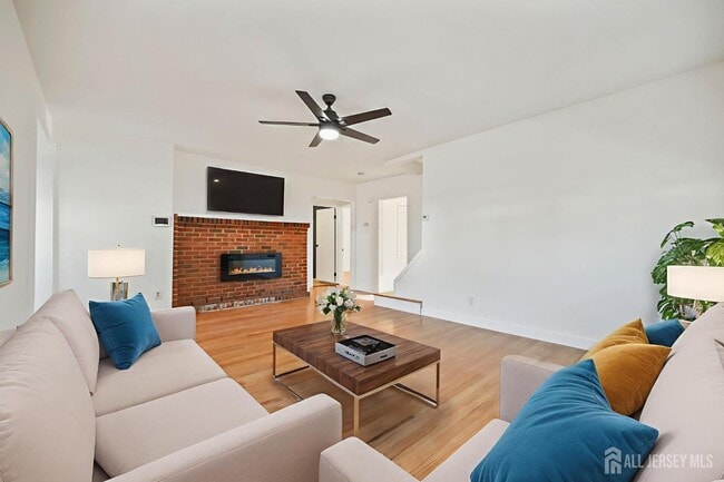 Building Photo - 414 Graham St