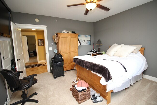 Building Photo - 10765 Clock Tower Dr