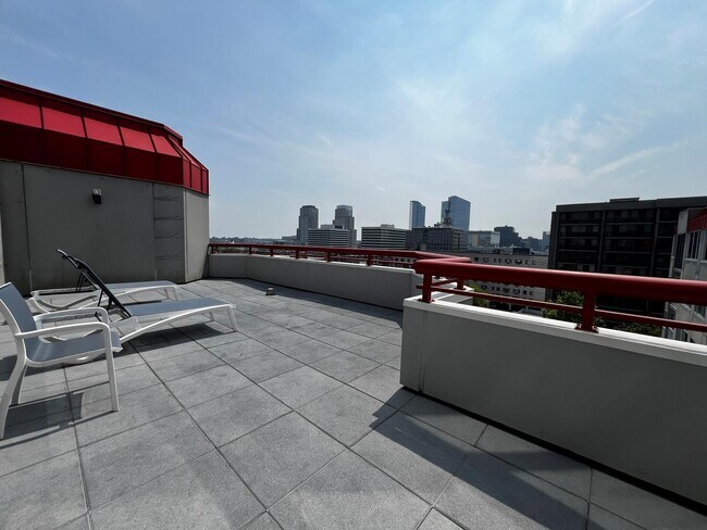 Building Photo - 10 Stewart Pl