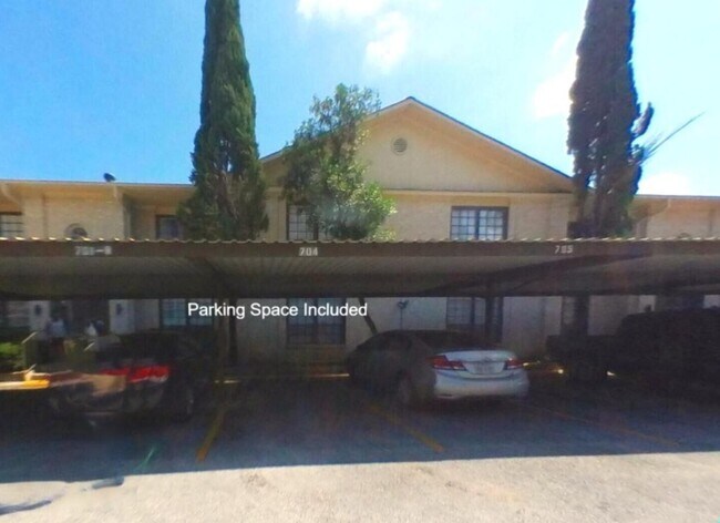 Building Photo - 165 W Rampart Dr