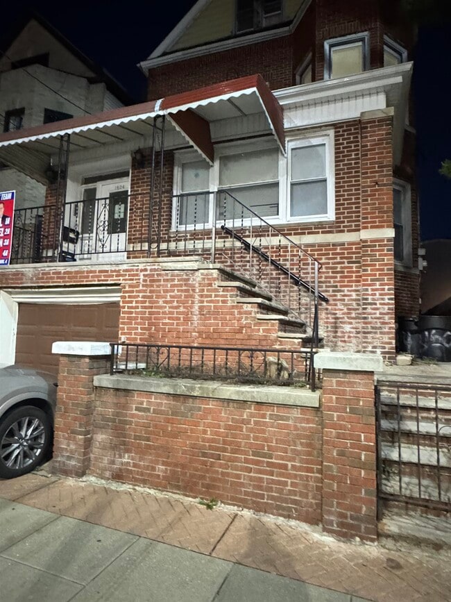 Building Photo - 1604 Central Ave